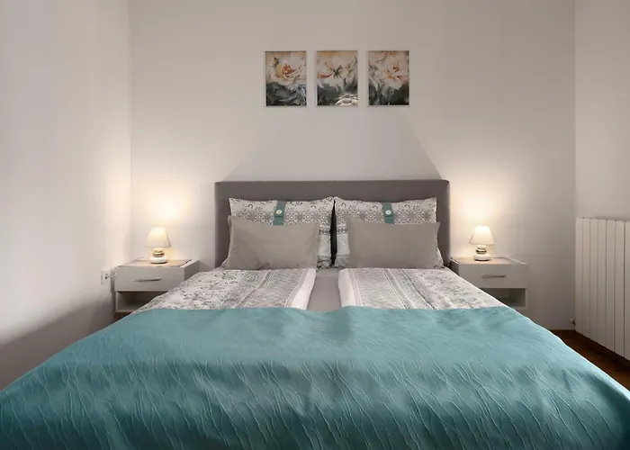 Funtana Apartments Budinjas