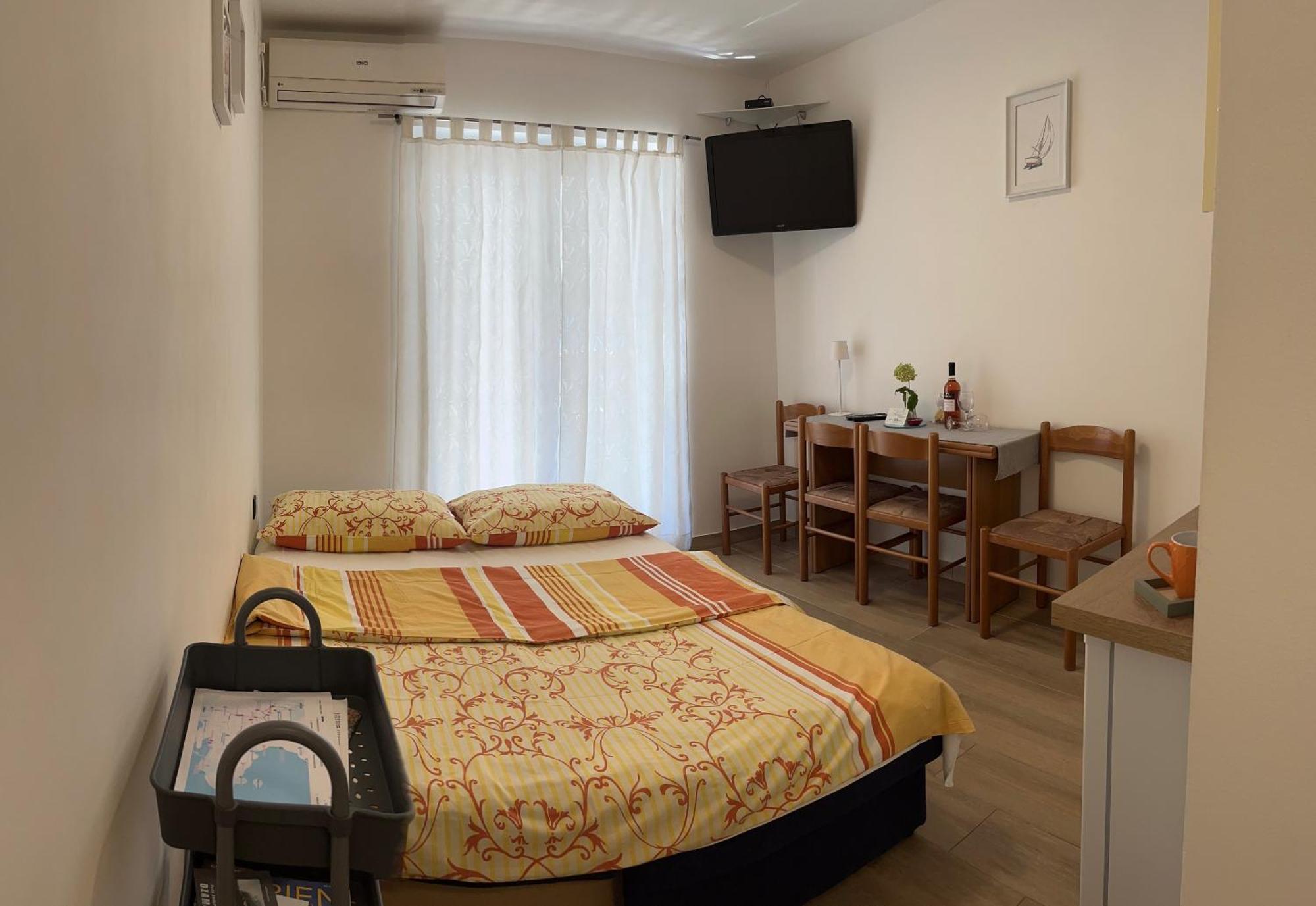 Apartman Budinjas *